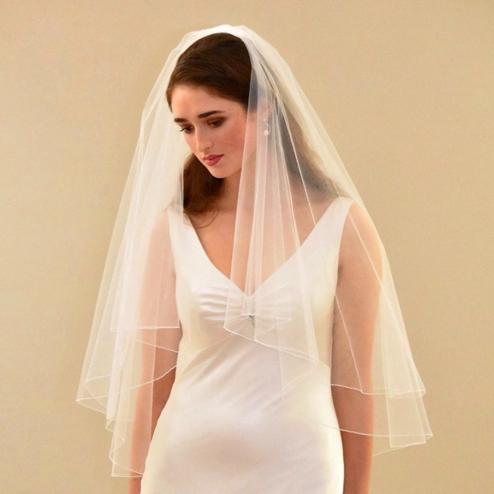 NEW! Ivory JL Johnson Bridal Veil Elbow Length Sachet
